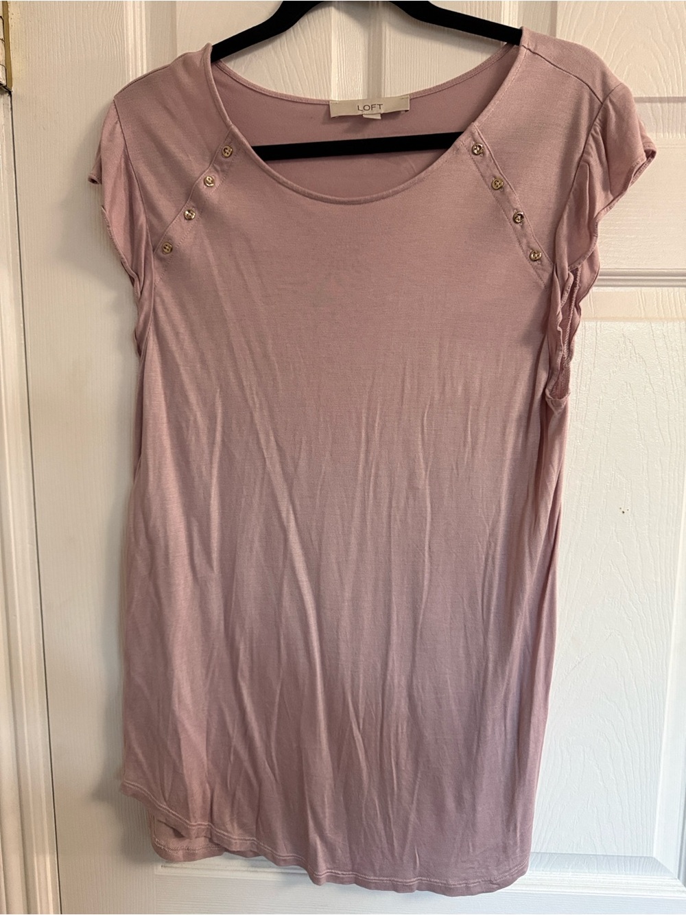 LOFT size XL Dusty Rose Scoop Neck Short Sleeve Top with Gold Buttons